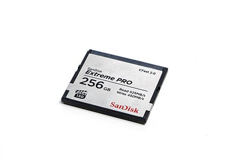 San Disk Extreme Pro CFast 2 256 GB_perspective