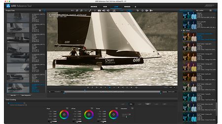 ARRI Reference Tool screenshot of programm diver shining a red light in camera direction shot from below