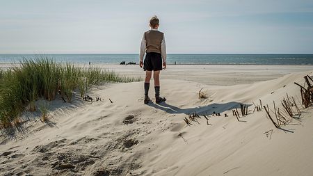 DP Karl says they drew inspiration from painter Caspar David Friedrich, Scandinavian painting, and the northern landscape to realize "Amrum".