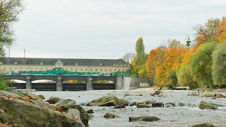 A picture of the sun setting over the Pacific Ocean on the coast of Australia