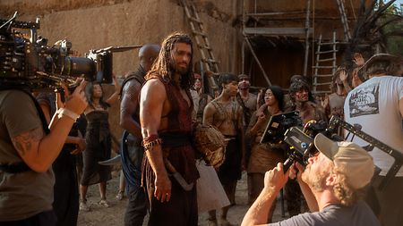 Una foto backstage con l'attore Can Yaman, interprete di Sandokan.