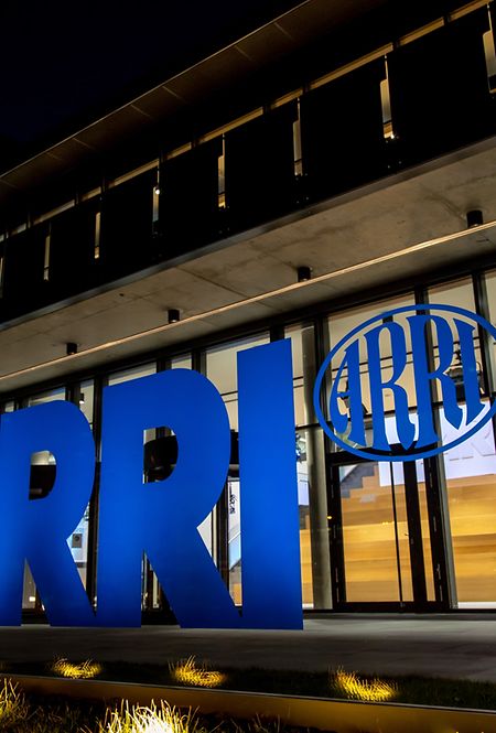 2021-arri-firmenzentrale-muenchen-arrial-by-night-foto-arri_bearbeitet_data