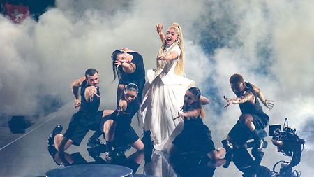 Singer Monroe performing for France at ESC 2026