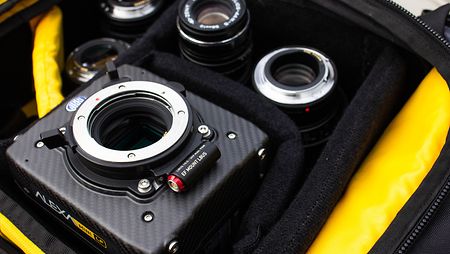 在ALEXA Mini LF和ALEXA Mini上使用EF卡口电影和相机镜头