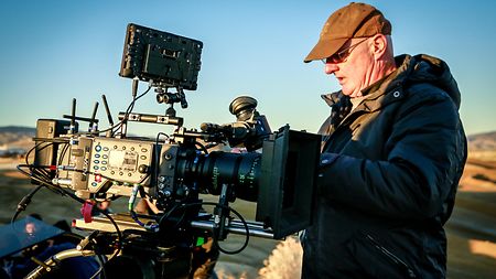 Cinematographer Bill Bennett talking about the ARRI Signature Prime Lenses.